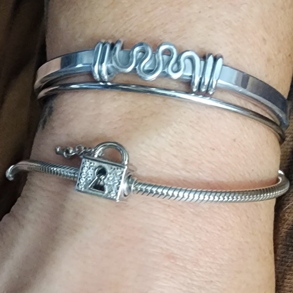 **NEW**NEVER WORN STERLING SILVER CHARM. FITS PANDORA - Picture 7 of 10